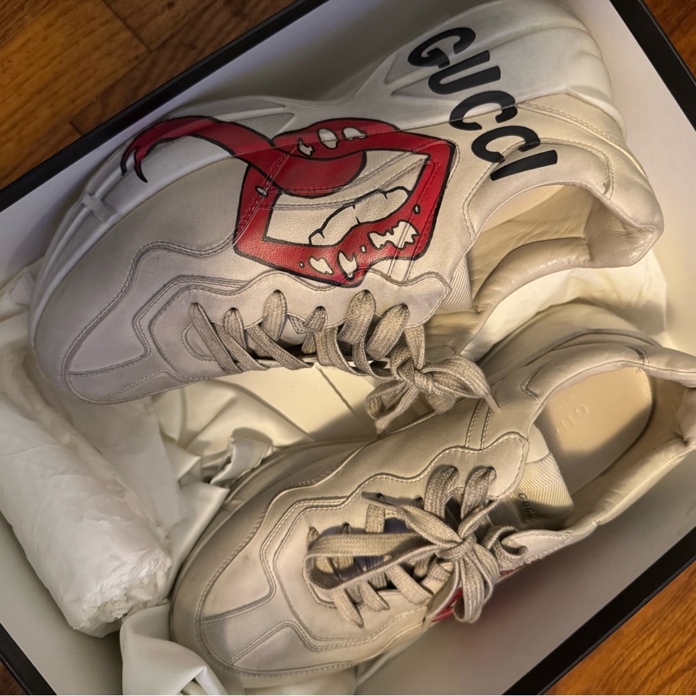 Gucci Cream Sneakers with Red Graphic